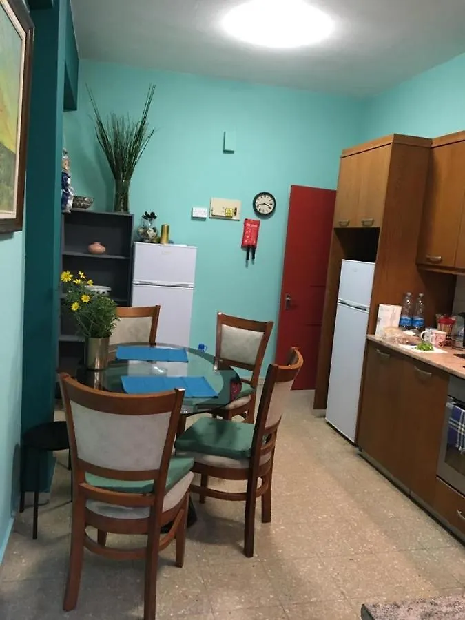 Noer Hostel Larnaka