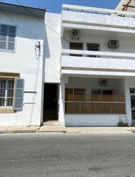 Noer Hostel Larnaca